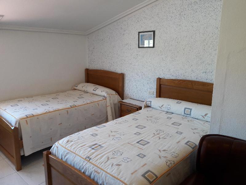 Hostal Sequeiros San Ciprián de Viñas الغرفة الصورة